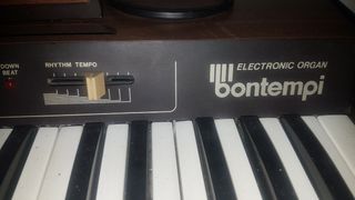 Órgano eléctrico bontempi