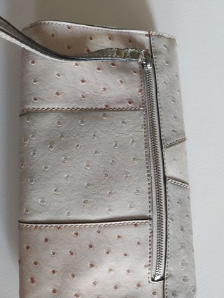 Bolso GUESS beige y blanco