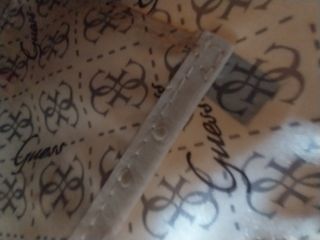 Bolso GUESS beige y blanco