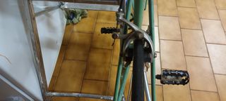 Bici bianchi da corsa da sistemare