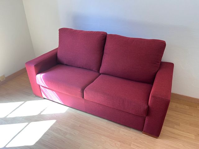 Divano in tessuto a due posti