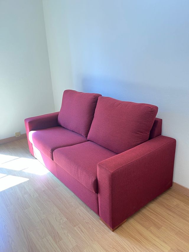 Divano in tessuto a due posti