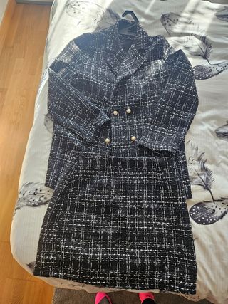 Traje chaqueta y falda blanco y negro. Nuevo