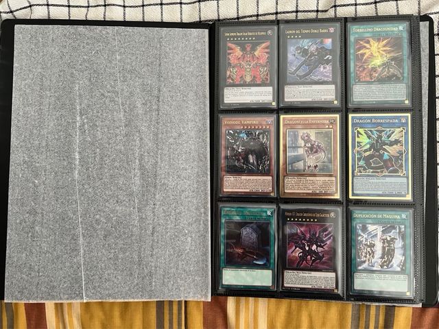 Carpeta Portacartas Yu-Gi-Oh! CON CARTAS DENTRO