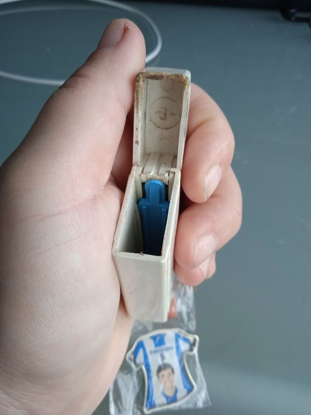 Lote 5 pins mas Carcasa mechero Xacobeo 93