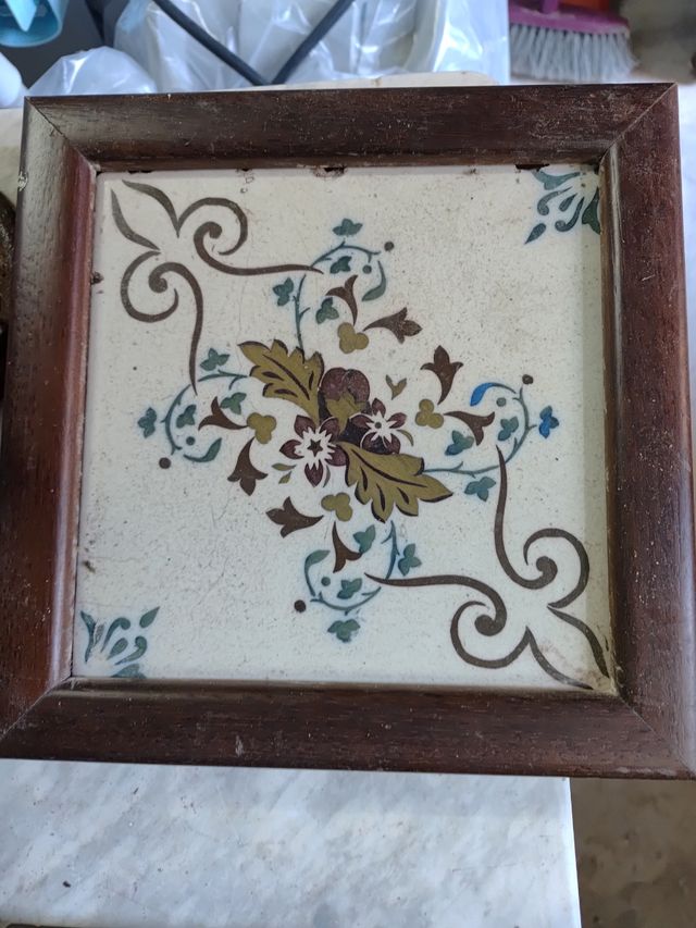 Azulejo cerámico enmarcado vintage