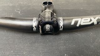 Guiador carbono Race Face - 700mm