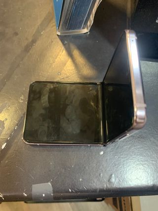 Samsung Galaxy Z Flip 5 5G 256GB - Como nuevo