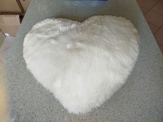 Cuscino a Cuore di peluches bianco