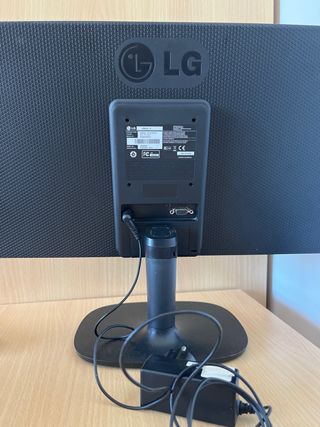 Monitor LG - Pantalla negra 19’5”