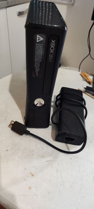 Xbox 360s e alimentatore 