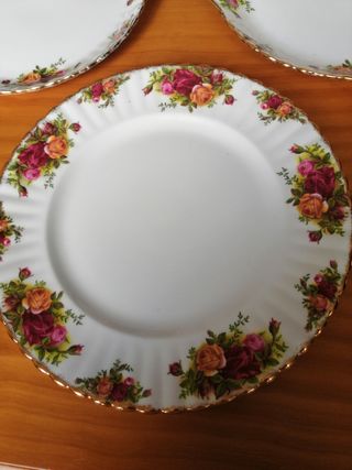 Piezas  Royal Albert Old Country OFERTON, TODO 80€