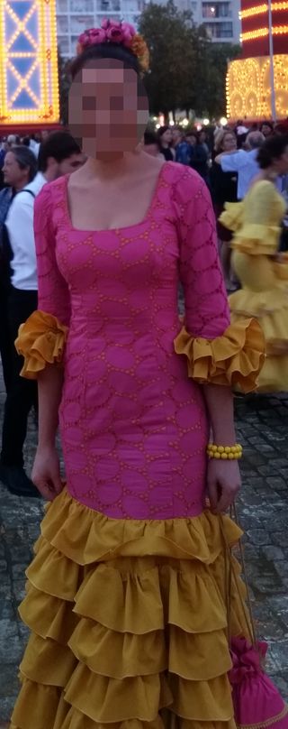 Traje de flamenca y bolso a juego MariCruz