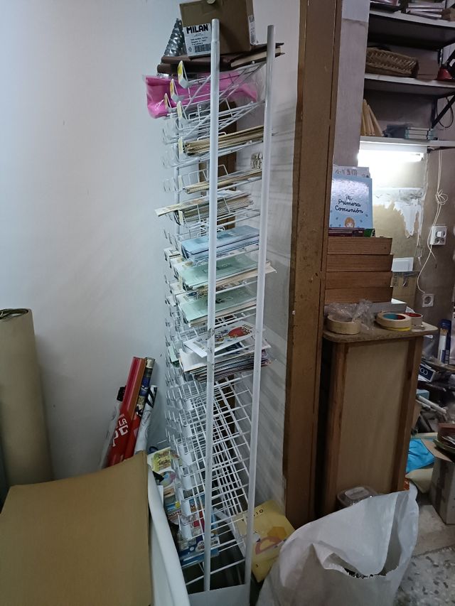 Espositore di metallo per riviste, sudoku, videogiochi...