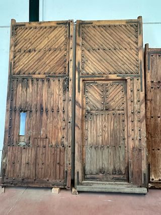 Puerta antigua de corral