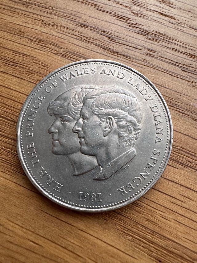 Moneda 1981 boda Carlos y Diana