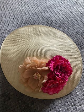 Pamela/tocado beige y rosa a estrenar