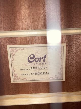 Guitarra acústica Cort Earth 70 OP