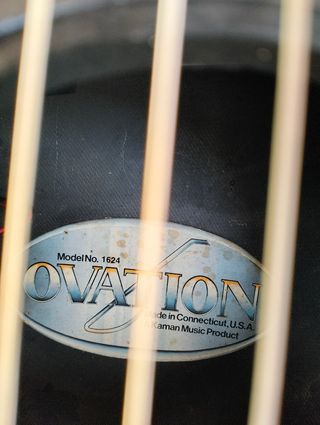Guitarra Ovation modelo 1624