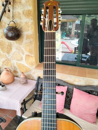 Guitarra Ovation modelo 1624