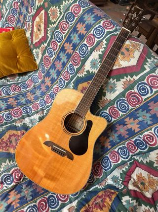 Guitarra Acústica Alvarez AD70CE Dreadnought