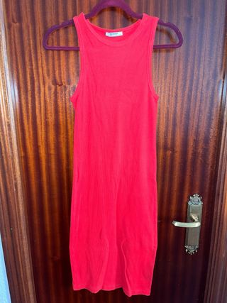 Vestido rojo sin mangas casual  