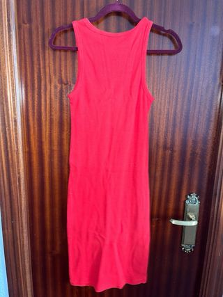 Vestido rojo sin mangas casual  
