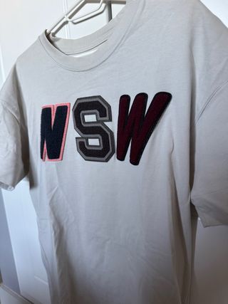 Camiseta Nike Oversize NSW Beige