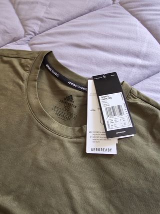 Entrenamiento de Adidas de segunda mano por 22 EUR en San Vitaliano en  WALLAPOP