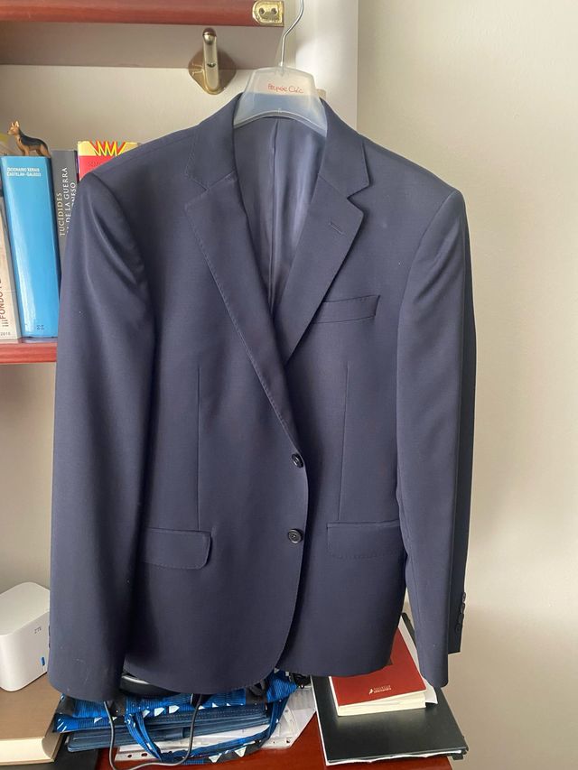 Traje chaqueta azul marino