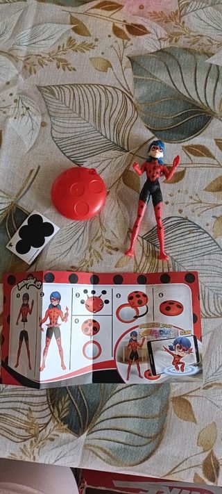 Miraculous Ladybug Kinder Sorpresa 2025