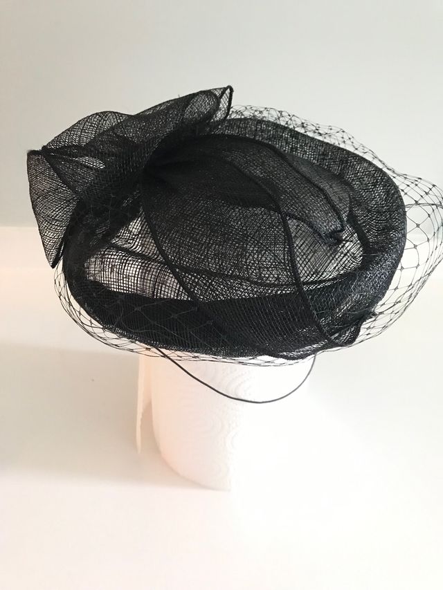 Tocado negro p/ bodas y eventos