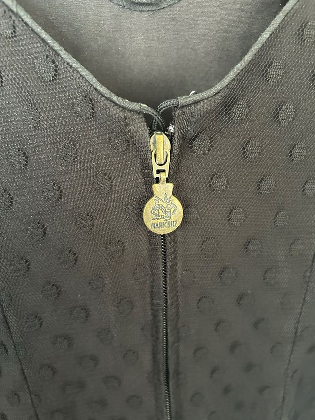 Vestido flameca negro plumeti y encaje