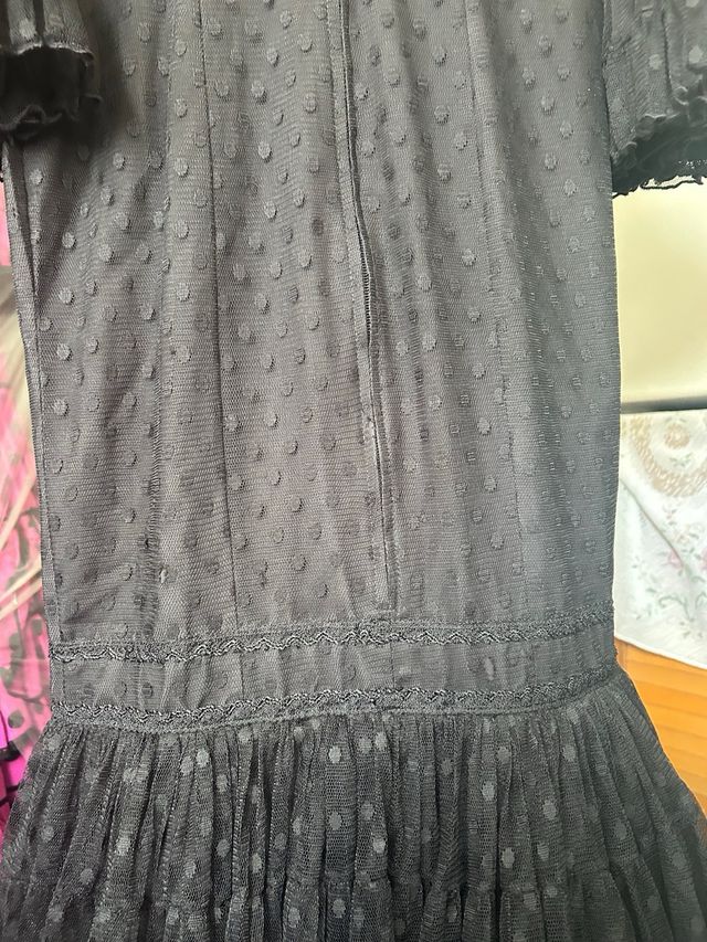 Vestido flameca negro plumeti y encaje