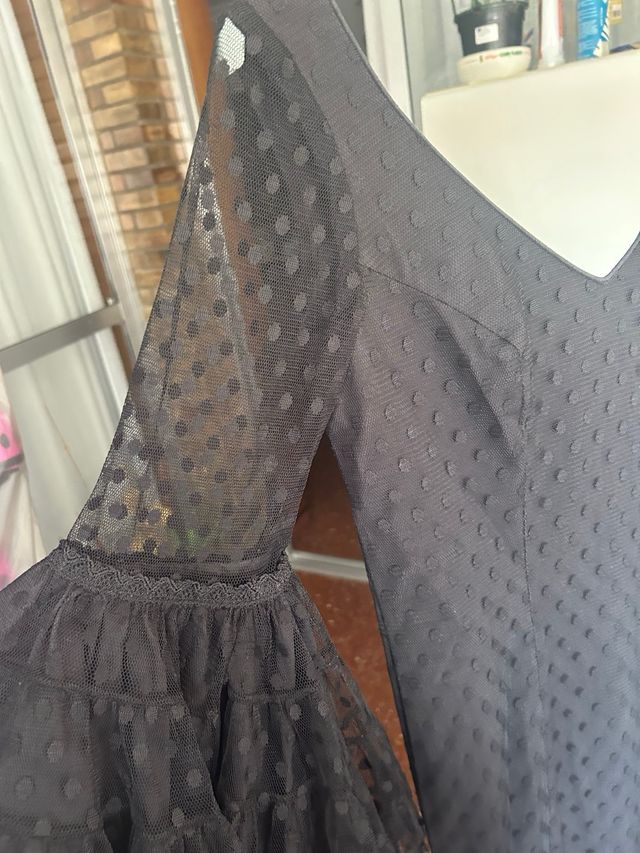 Vestido flameca negro plumeti y encaje