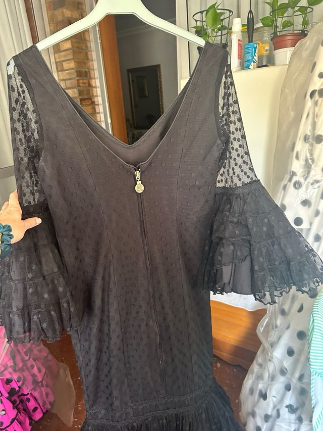 Vestido flameca negro plumeti y encaje