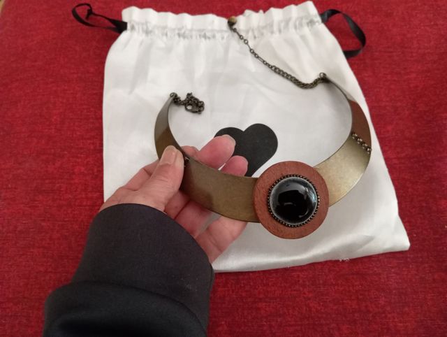 Girocollo stile egiziano 