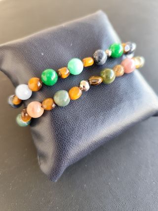 Coppia di bracciali in pietre dure 4/8 mm.