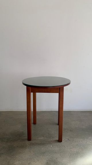 Mesa redonda vintage madera oscura cristal