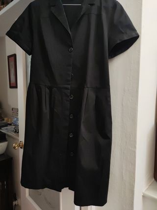 Vestido abotonado negro Sfera
