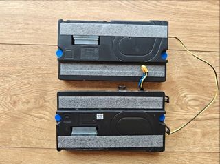 Lote altavoces y cables TV Samsung UE50TU8005K