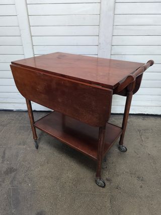 Mesa camarera extensible