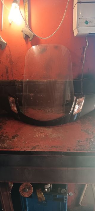 Yamaha Xmax 125i/250cc Frontal