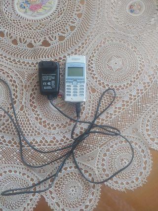 TelefonoTitolo: Cellulare vintage Sony Ericsson T2
