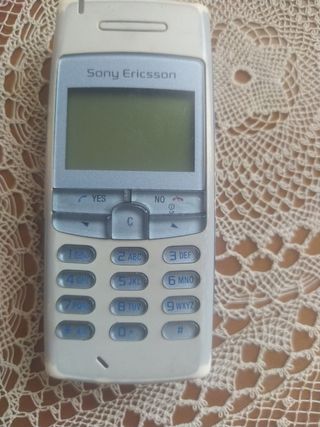 TelefonoTitolo: Cellulare vintage Sony Ericsson T2