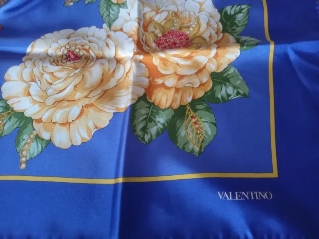 Foulard seta Valentino vintage-nuovo senza cartell