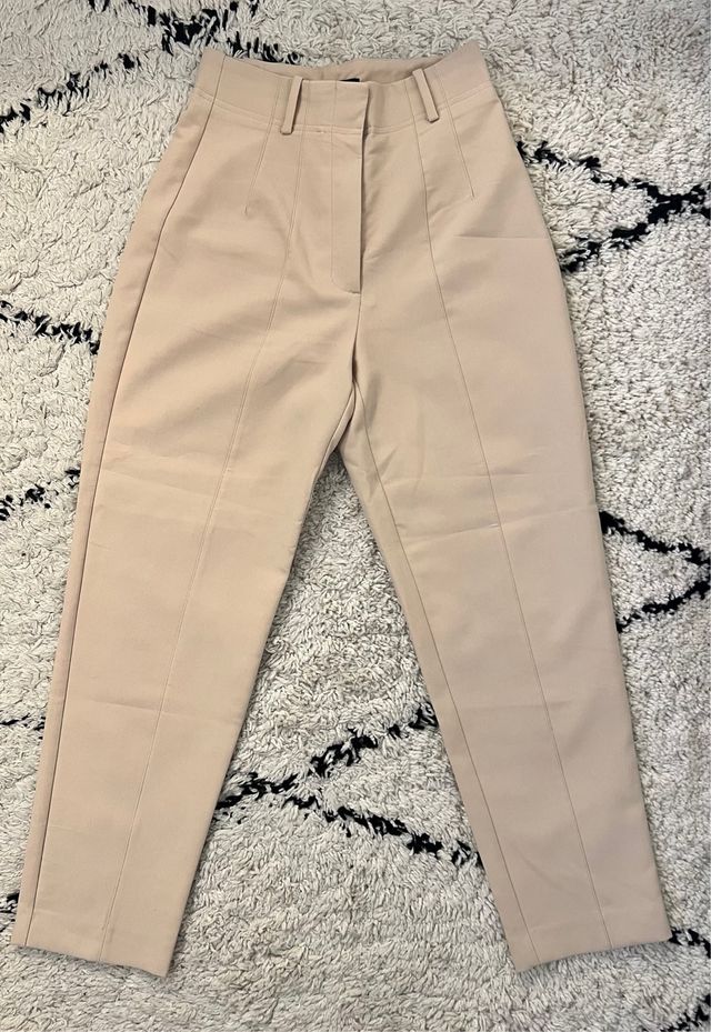 Pantalón tiro alto Zara