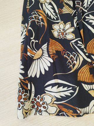Falda con estampado floral