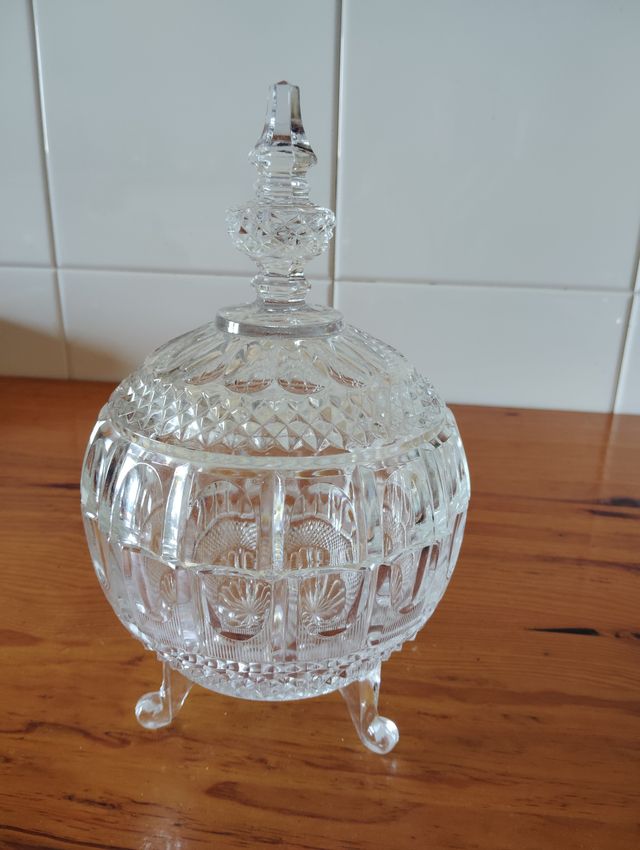 Bombonera cristal tallado