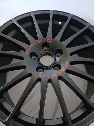 1 Llanta OZ Racing Superturismo GT Matt Black